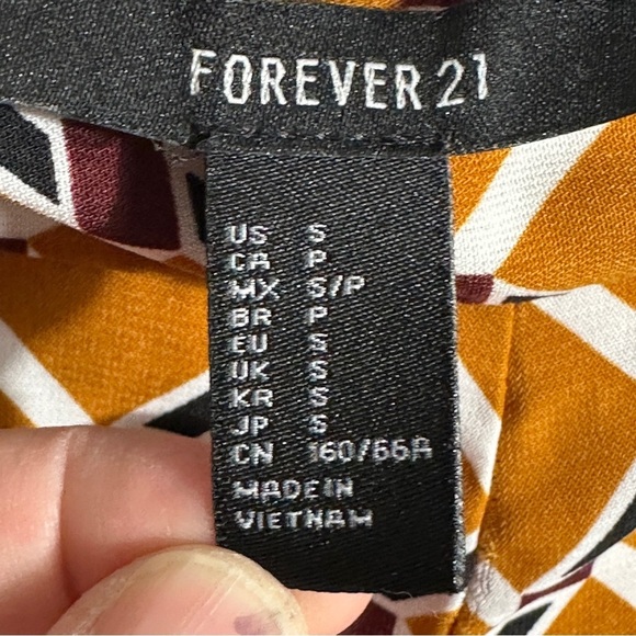 Forever 21 flowy wide leg pants, size small, geometric pattern, fall - Picture 5 of 9